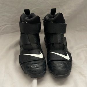 Nike Force Savage football cleat